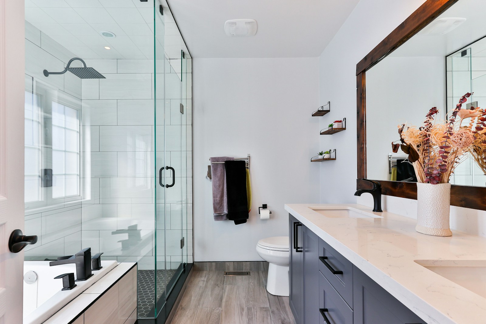 Contemporary bathroom with tile and vanity finishes
